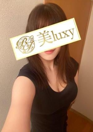 雛形きこ